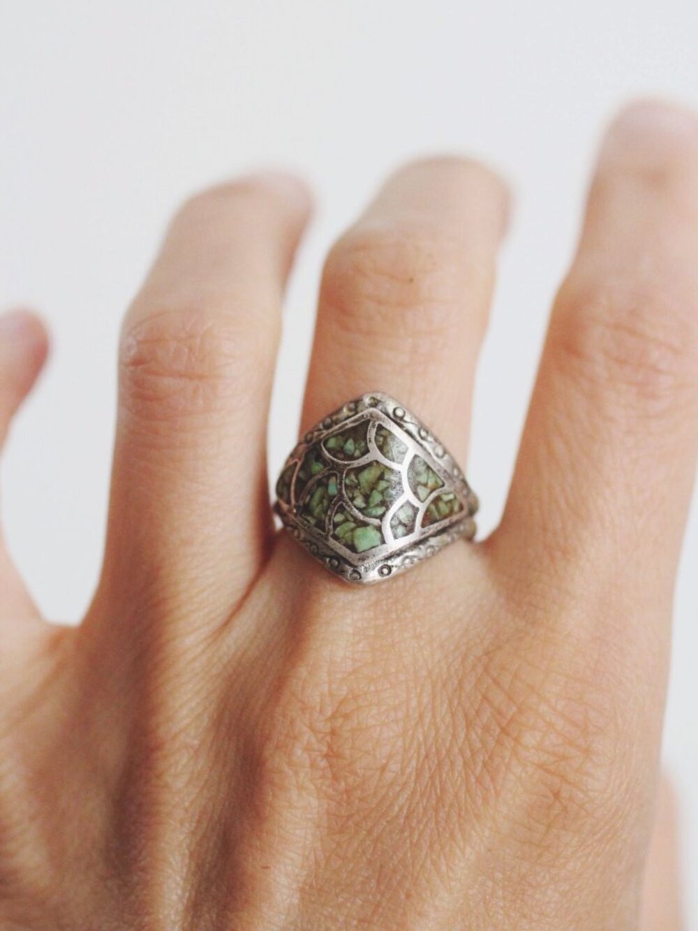 Vintage Sterling Silver Turquoise Chip Ring Fish Scale Inlay Mosaic Pattern Nati